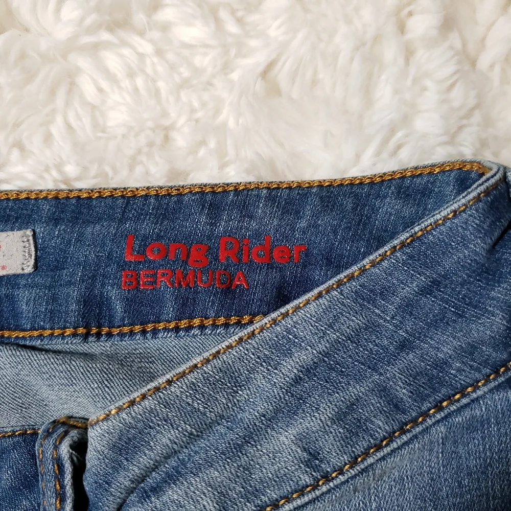 !it Jeans Bermuda Long Rider Denim Shorts Medium Wash Distressed